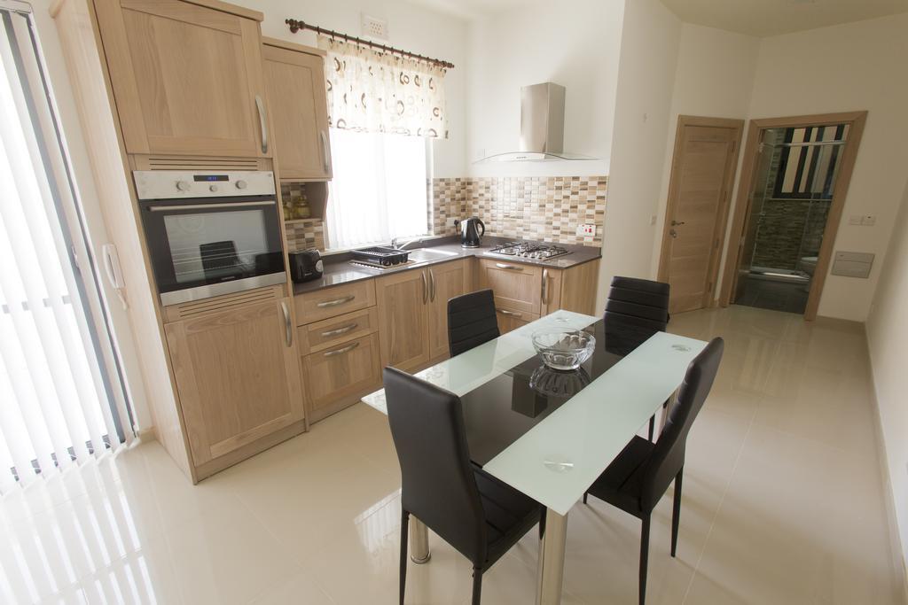 Waterside Apartments Marsalforn Room photo